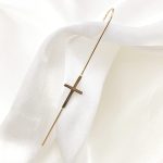 ARETE AGUJA CON CRUZ