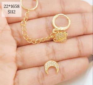 ARETE DOBLE CON CADENA CON DIJE SATURNO