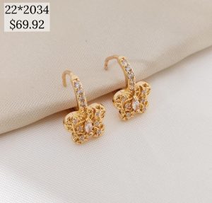 HUGGIES MARIPOSAS MARA?A Y CZ SOBRE POSTE