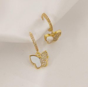 HUGGIE CO MARIPOSA COLGANDO MITAD COLOR