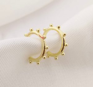 ARETE CUFF SENCILLO CON BALINES