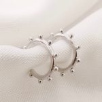 ARETE CUFF SENCILLO CON BALINES