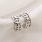 ARETE CUFF DOBLE CON ESTRELLAS