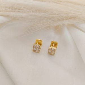 HUGGIE CUADRADA DE ZIRCONIAS