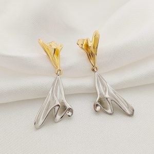 ARETE CORAZON DOBLADO CON TRIANGULO IRREGULAR