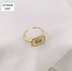 ANILLO RECTANGULO CONCHA CON CENTRO  CIRCONIA