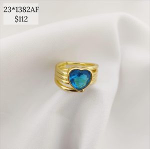 ANILLO VARIOS AROS ZIRCONIA CORAZ?N AL CENTRO