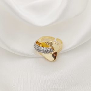ANILLO LISO CON LINEA DE ZIRCONIA AL CENTRO