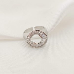 ANILLO CON CENTRO DISCO ONDULADO CON BAGUETTES