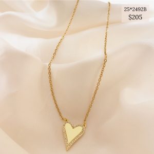 collar corazon rodeado pave blanco