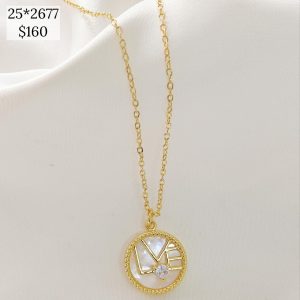 COLLAR CCIRCULO MADRE PERLA LETRAS LOVE