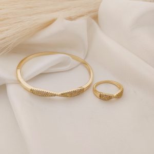 SET ANILLO Y PULSO RIGIDO MO?O TORCIDO EN PAVE CZ