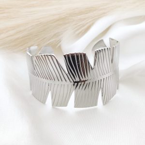 BRAZALETE ANCHO EN FORMA DE HOJA