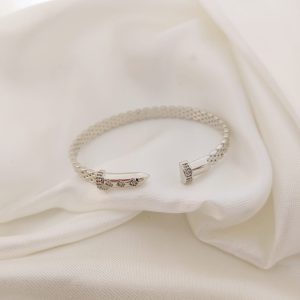 PULSO RIGIDO CON TERMINACION DE CLAVO