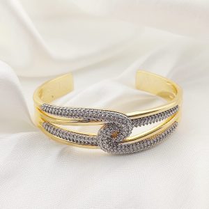 PULSO RIGIDO U ENTRELAZADAS PAVE Y 2 AROS LISOS