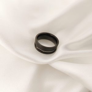 ANILLO ARGOLLA HOMBRE COLOR NEGRO CON ZIRCONIAS