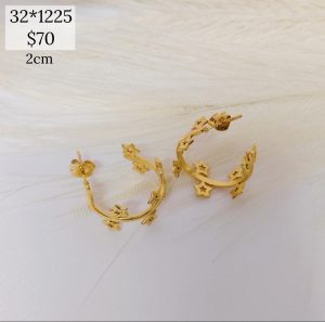 ARRACADA CON ESTRELLAS  A LOS COSTADOS