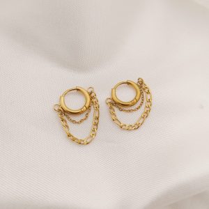 HUGGIE CON CADENAS COLGANDO