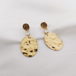 ARETE OVALO MARTILLADO CON ZIRCONIA CUADRO