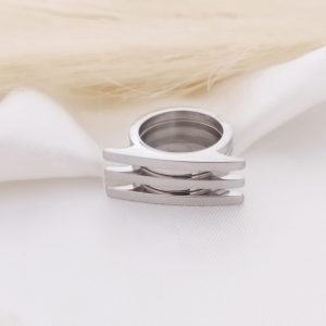 ANILLO REDONDO CON FRENTE LINE CURVA LISA 5 FILAS