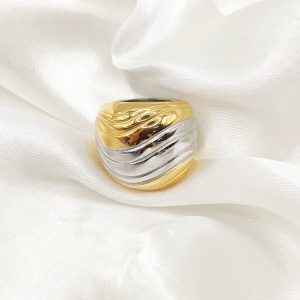 ANILLO ANCHO CUADRICULA CALADA DOS TONOS