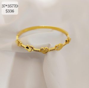 PULSO RIGIDO CON CORAZONES ABIERTOS