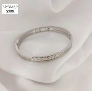 PULSO ARO  BARRA DE CRISTALES Y LISA, NUM ROM DETR?S