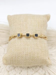 PULSO CADENA PLANA DIJE BARRA 3 CUBOS