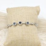 PULSO CADENA PLANA DIJE BARRA 3 CUBOS