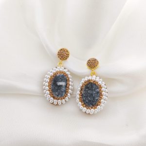 ARETE TURCO PIEDRA DRUZY OVALO Y PERLAS ALREDEDOR