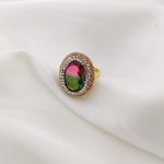 ANILLO SULTANITA OVALADA CON ZIRCONIAS ALREDEDOR