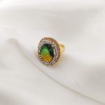 ANILLO SULTANITA OVALADA CON ZIRCONIAS ALREDEDOR