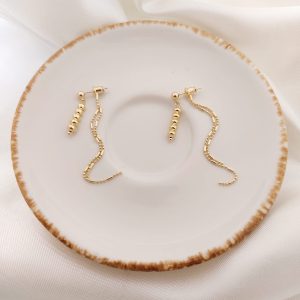 ARETE BOLITAS CON CADENA COLGANTE