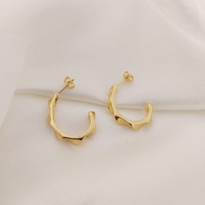 ARRACADA MEDIO OVALO CON PICOS