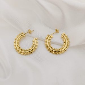 ARRACADA TRES NIVELES CON BOLITAS A LAS ORILLAS