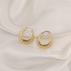 ARRACADA CON CALADO TRIANGULAR