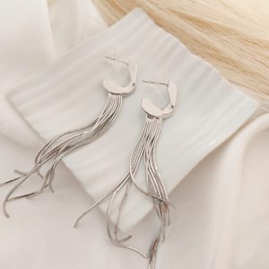 ARRACADA J PLANA IRREGULAR CON CADENA HILO EN V