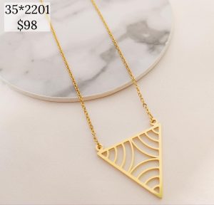 COLLAR TRIANGULO CON CURVAS DENTRO