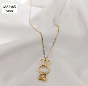 COLLAR DIJE FORMA CONEJO MP BOLAS COLGANDO