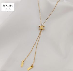 CORBATERO DIJE DE DOS C ENCONTRADAS