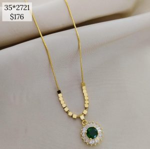 COLLAR DIJE FLOR CRISTAL Y BAGUETTE CON CUBITOS