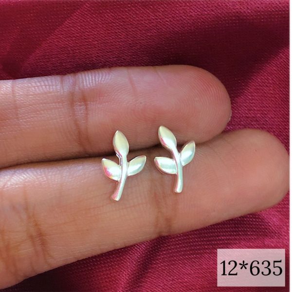 12-635.jpg 12-635.jpg