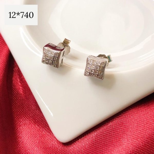 12-740.jpg 12-740.jpg