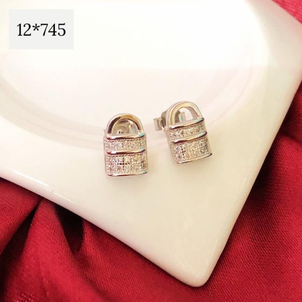 12-745.jpg 12-745.jpg