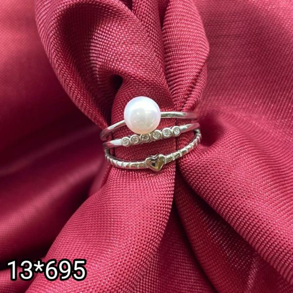 13-695.jpg 13-695.jpg