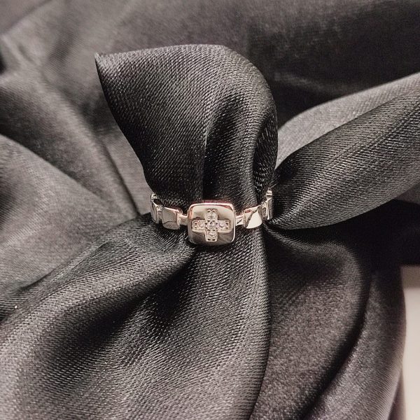 13-823.jpg 13-823.jpg