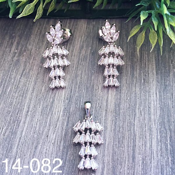 14-082.jpg 14-082.jpg