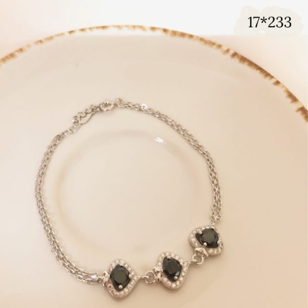 17-233.jpg 17-233.jpg