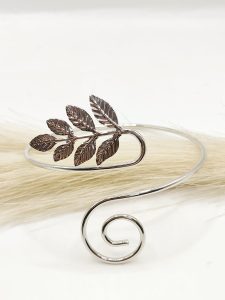BRAZALETE DE ANTEBRAZO ESPSIRAL Y RAMA HOJAS