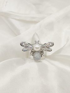 ANILLO INSECTO CENTRO PERLA